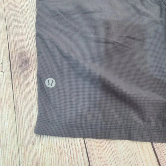 Lululemon Athletica Performance Golf Shorts Men's Size 38 Gray Check Pockets - Picture 2 of 5